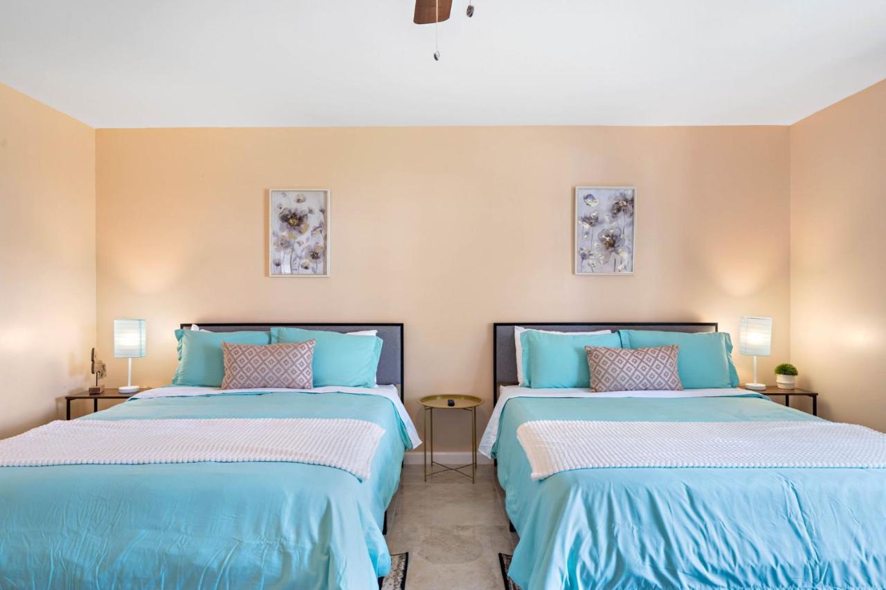 Villa Pool Oasis Games Wifi Bbq Yard Sleep 16 Houston Esterno foto