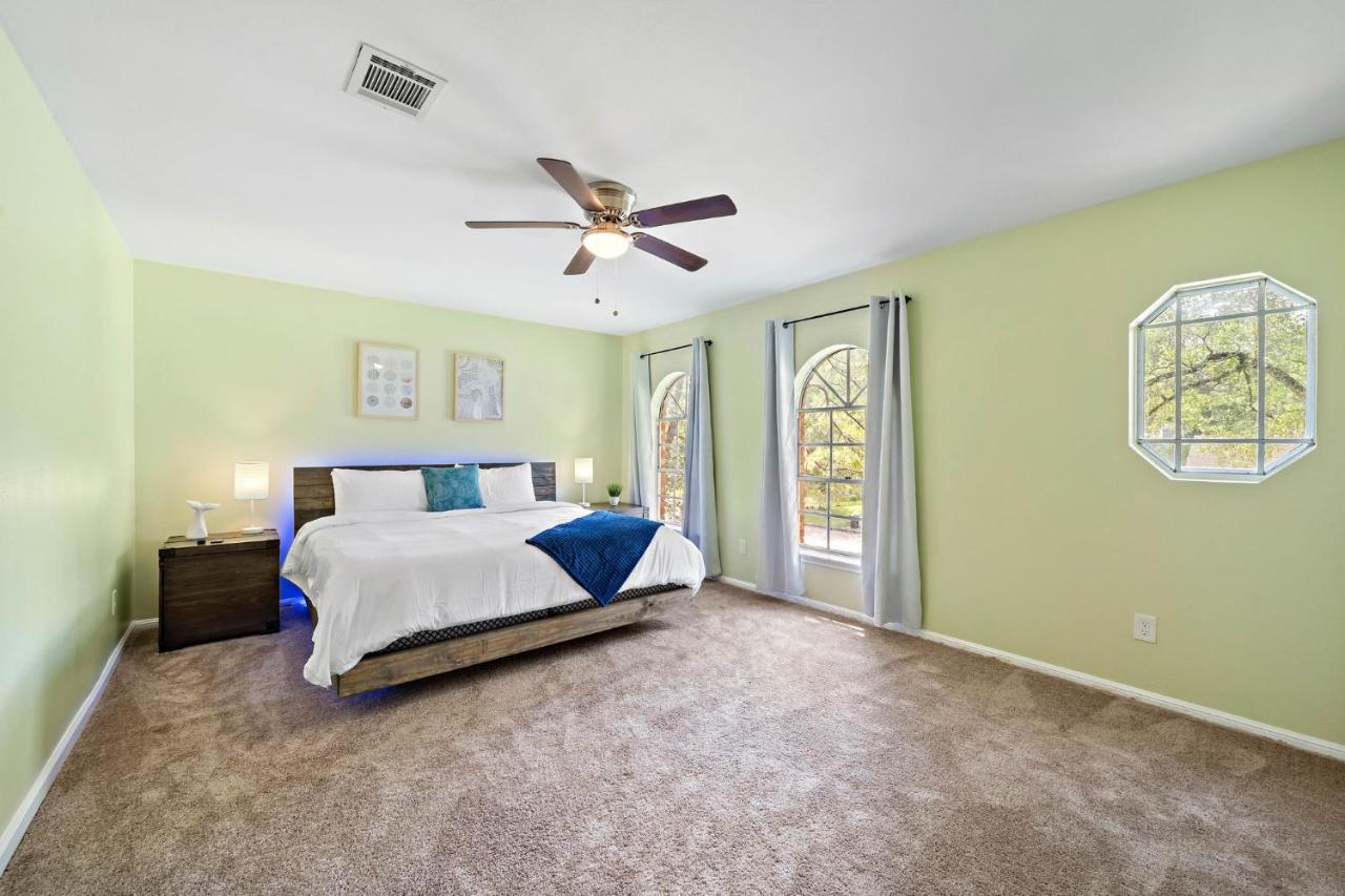 Villa Pool Oasis Games Wifi Bbq Yard Sleep 16 Houston Esterno foto