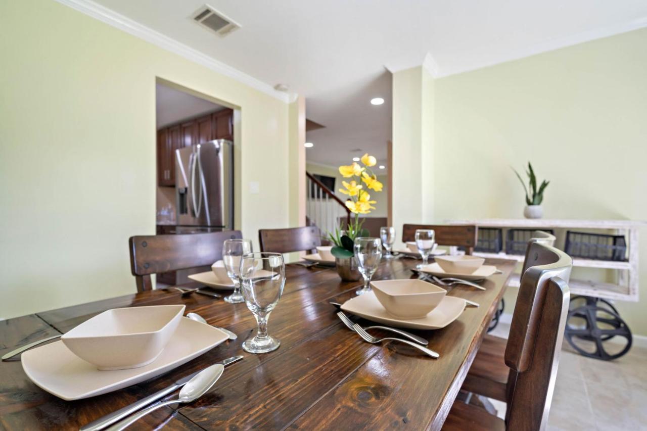 Villa Pool Oasis Games Wifi Bbq Yard Sleep 16 Houston Esterno foto